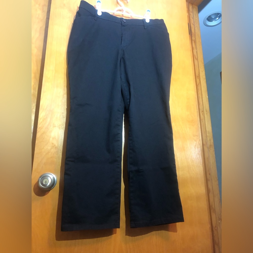 Woman’s Lee All Day Pant Relaxed Fit sz 16 Short Twill Pants Black #7